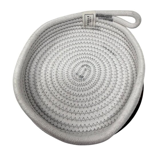Huddle Supply Co Small White Woven Rope Basket Shallow Tray Trinkets Keys Decor - Picture 6 of 6
